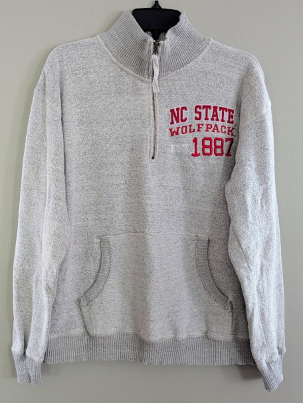 NC State Wolfpack Men’s M Embroidered Quarter Zip Sweatshirt